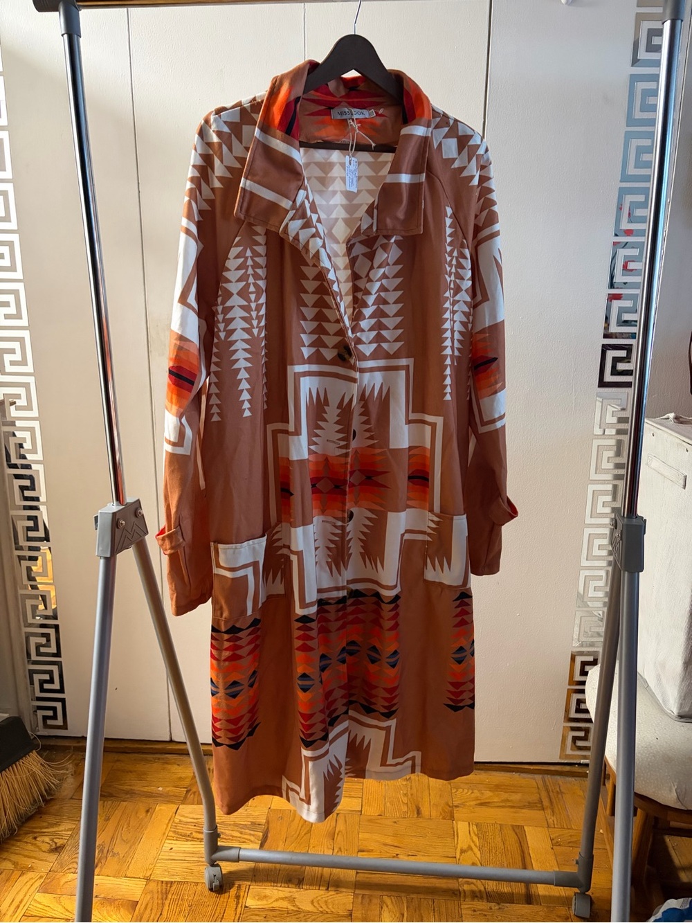 MISSLOOK NWOT Rust and White Geometric Print Long Sleeve Duster
